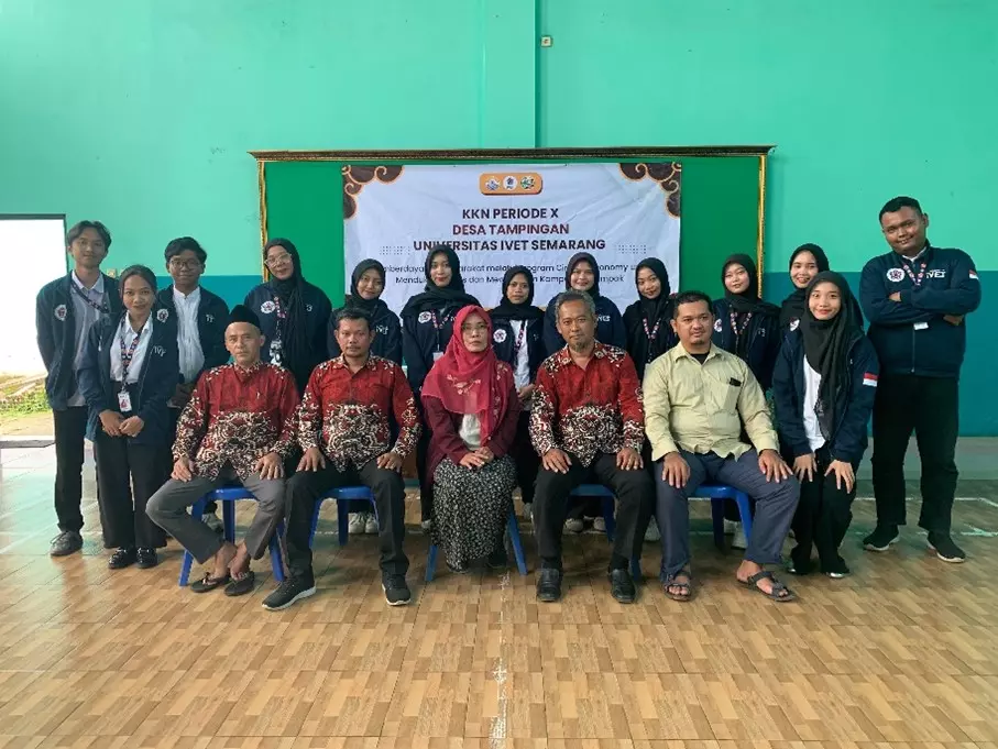 Universitas Ivet Semarang Tarik Mahasiswa Kkn Program Pemberdayaan Masyarakat Berbasis Circular Economy Di Kendal Berakhir
